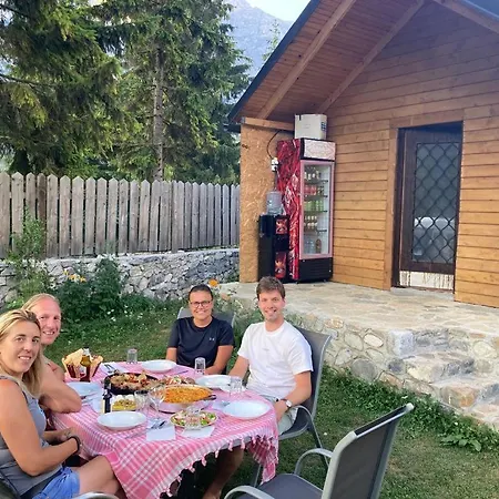 Gasthuis Bujtina Arturi Valbone