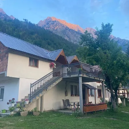 Bujtina Arturi Valbone