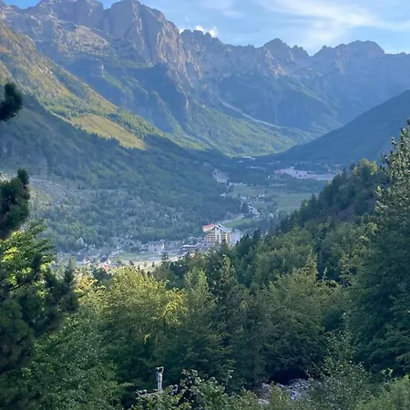 Bujtina Arturi Gasthuis 3*