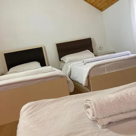 Bujtina Arturi * Valbone