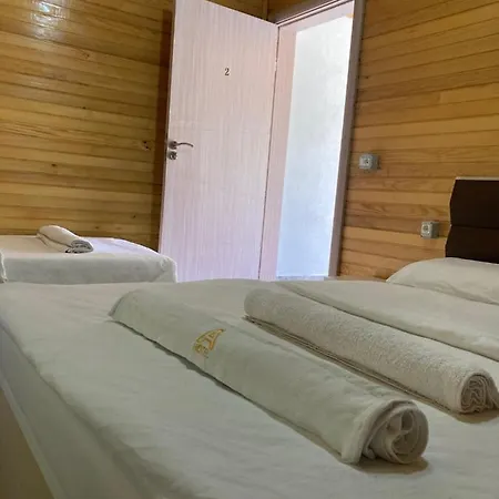 Bujtina Arturi Valbone