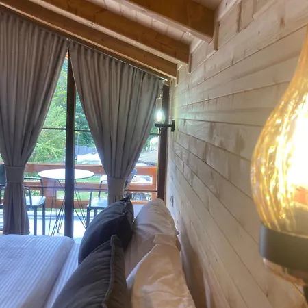 Bujtina Arturi Valbone