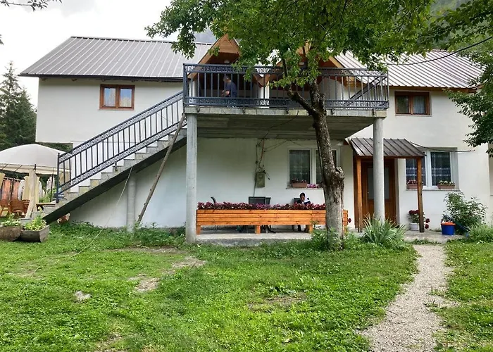 Bujtina Arturi 3* Valbone