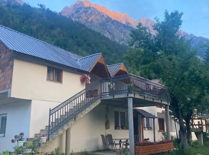 Bujtina Arturi Valbone