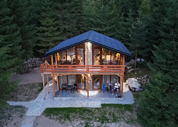 Bujtina Arturi Valbone