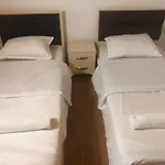 Bujtina Arturi 3* 瓦勒博内