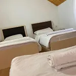Bujtina Arturi 3* 瓦勒博内