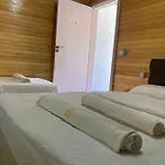 Bujtina Arturi 瓦勒博内