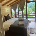招待所 Bujtina Arturi