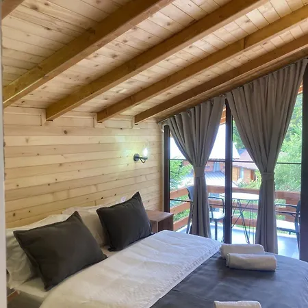 Bujtina Arturi 3* 瓦勒博内