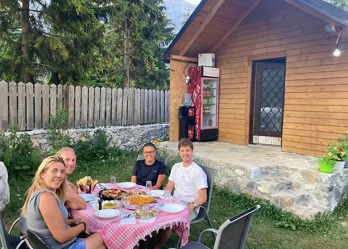 Maison d'hôtes Bujtina Arturi Valbone